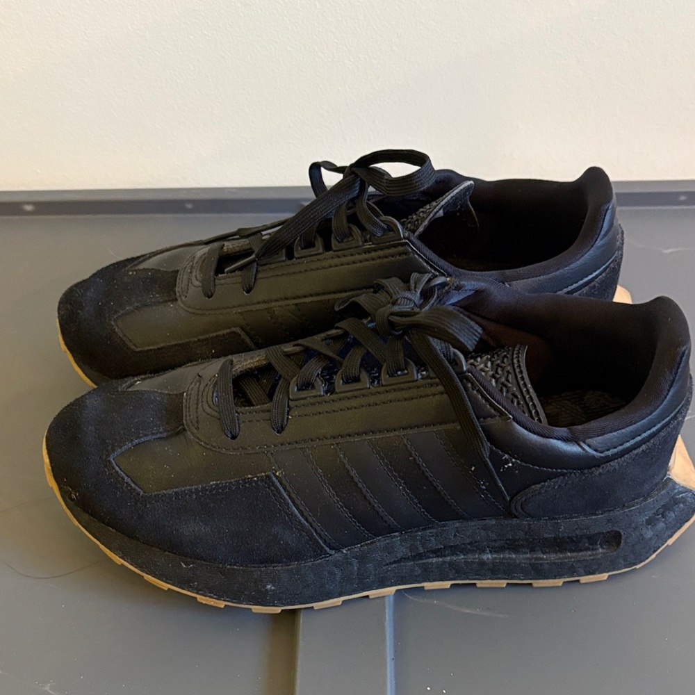 Adidas Men's Black and Tan Sneakers